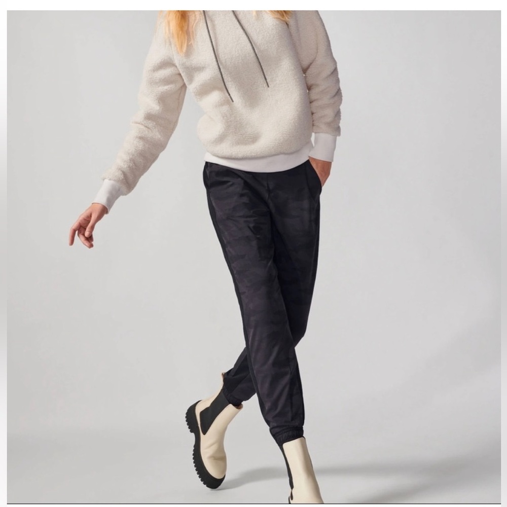 Athleta Brooklyn Camo Jogger